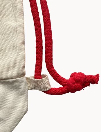 mocowanie sznurka w workoplecaku z dnem