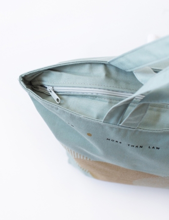 Zipper closure: secure storage for documents and devices